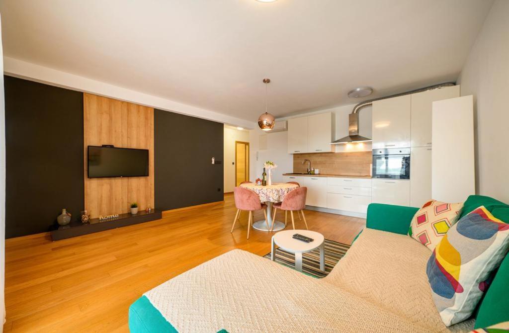 Ledunis Apartment Sibenik Bagian luar foto